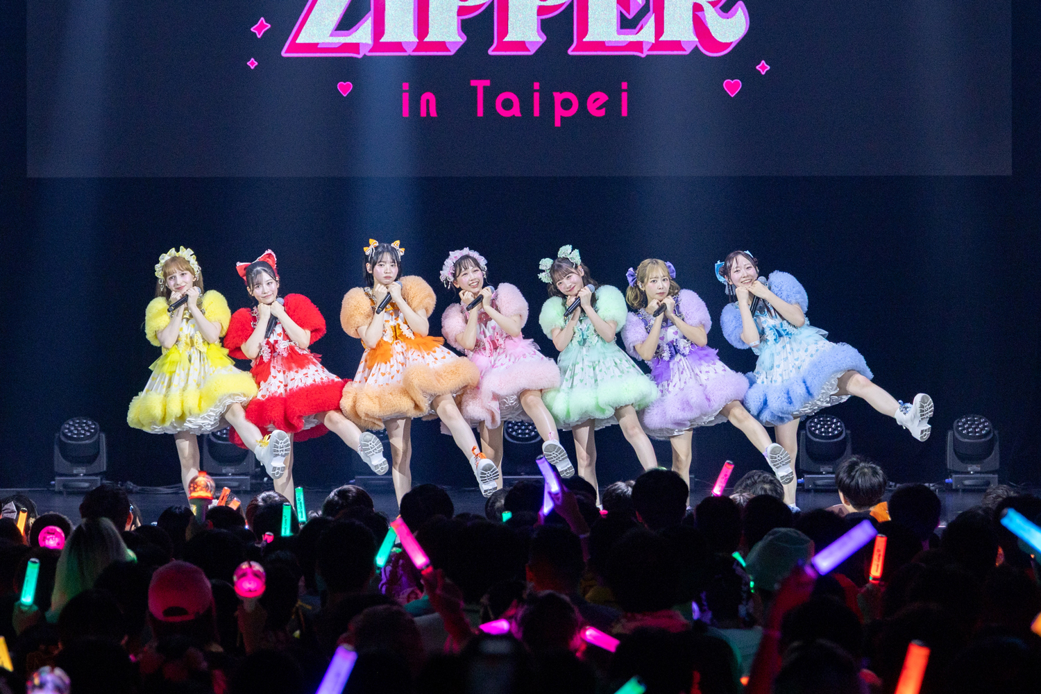 FRUITS ZIPPER、グループ初のアジアツアーが台北で開幕！